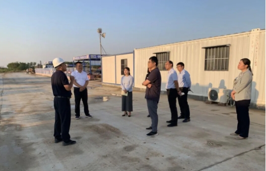 2024年枣庄市中青班“互学互鉴”观摩团到betway88西汉姆联宝得机床项目调研