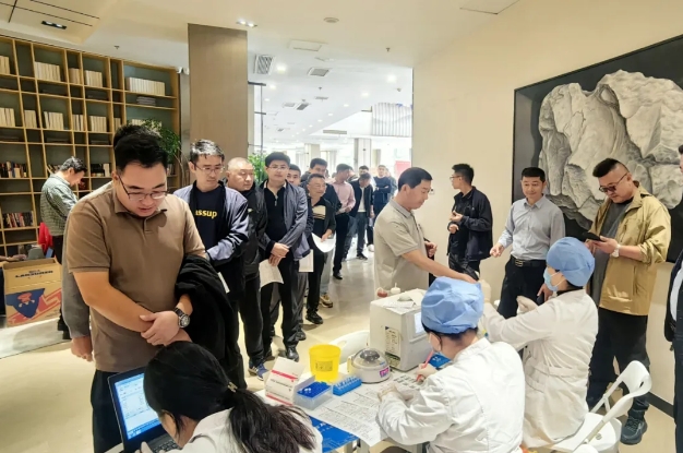 【热血奉献 国企担当】betway88西汉姆联组织开展无偿献血活动