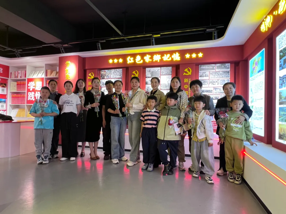【传承红色基因 共筑家国情怀】betway88西汉姆联发展公司开展亲子家庭红色教育活动