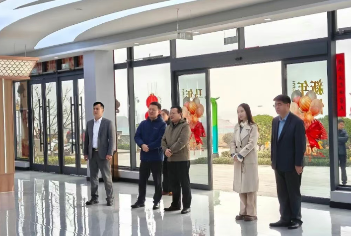 枣庄市社科联调研组莅临龙湖月色旅游度假区考察指导