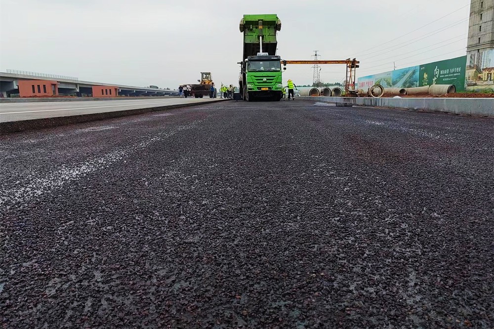 墨子大道工程采用“SBS改性沥青路面”工艺