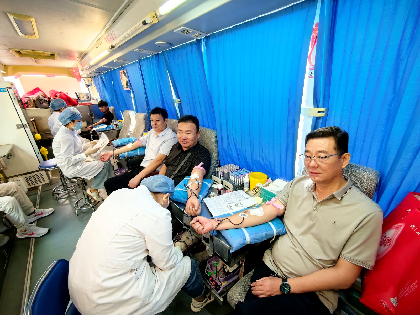 献热血·践真情·强担当——betway88西汉姆联组织开展无偿献血活动